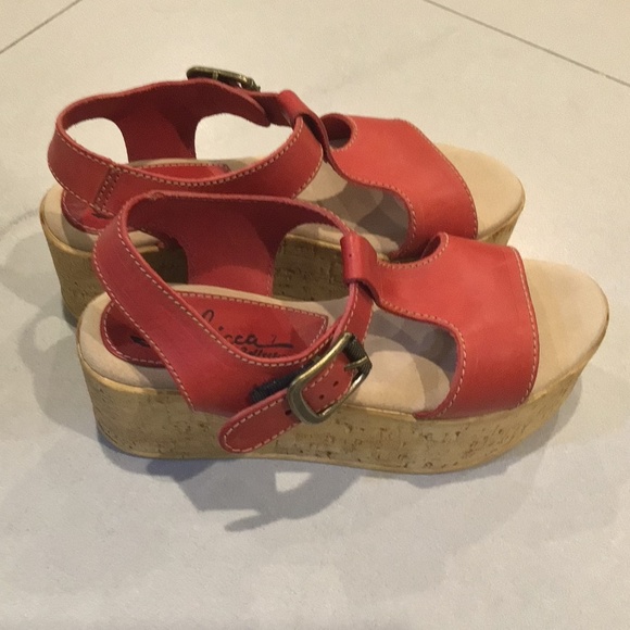 New! Sbicca Vintage Collection Womens Red Leather Strappy Wedges size 7 - Picture 5 of 7